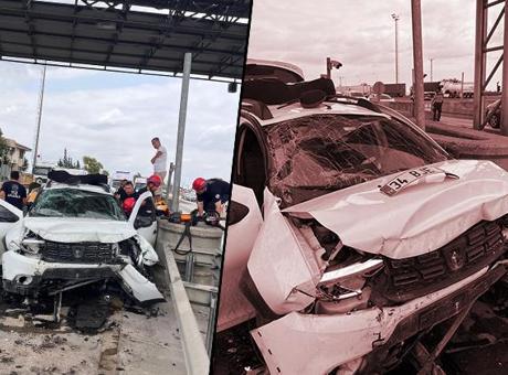 688cd9a0a24008c540a89e7f Adana'da feci kaza! Otomobil beton bariyerlere çarptı: 1 ölü, 4 yaralı