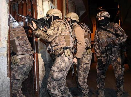 688daad30e2c3c6ca817339a 14 ilde DEAŞ operasyonu: 26 gözaltı