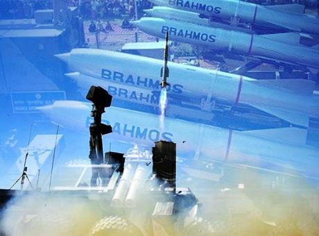 688e5adb0e2c3c6ca8173827 Son dakika haberi: Hindistan'dan Pakistan'a açık tehdit: BrahMos füzeleri ile yok ederiz