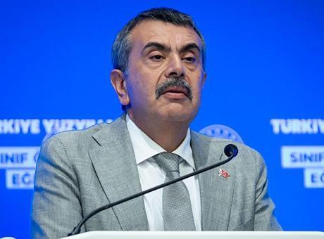 689096b83f27d3361d15525d Bakan Tekin'den 'serbest kıyafet uygulaması' açıklaması