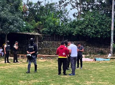 6891aec03f27d3361d1555da EKVADOR'DA FUTBOL MAÇINDA SİLAHLI SALDIRI: ŞOKE EDEN GÖRÜNTÜLER: 3 ÖLÜ!