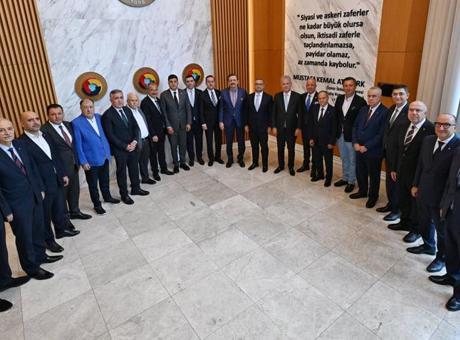 689e17867d2348f8900e2f4b TOBB Başkanı Rifat Hisarcıklıoğlu, TCMB Başkanı Fatih Karahan ile görüştü