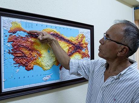 68a051eeda6924d7100519e7 26 yılda 448 bin deprem! İstanbul uyarısı: Gemlik Körfezi'nden geçen fay hattı uzun süredir büyük deprem üretmedi