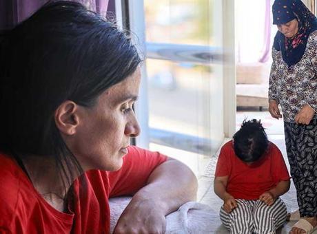 68a2d10e4e053962fef3d246 Evden çıkamıyor, 6 saat banyoda kalıyor! ‘Arkadaşlarım benimle alay ediyor’