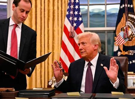 68a322dd4e053962fef3d653 Son Dakika! Trump'tan seçimlerle ilgili kritik hamle: Postayla oy kullanma ve oy makinelerini kaldıracağım