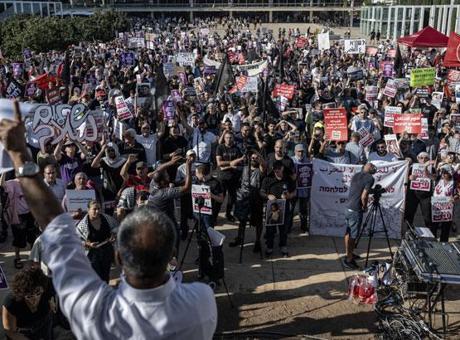 68aa07a2040a7ce46db497f0 Tel Aviv’de Gazze soykırımına karşı protesto: İsrailli olmaktan utanıyorum