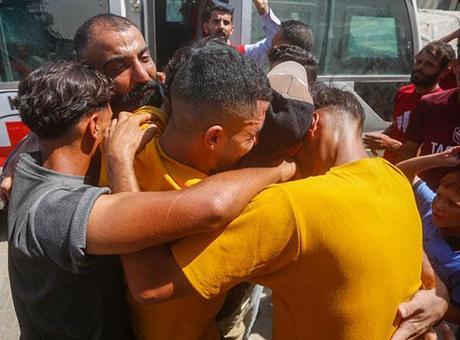 68ab32b3040a7ce46db49e51 İsrail, 13 Filistinliyi aylar süren işkenceden sonra serbest bıraktı