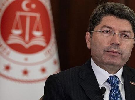 68ab345f040a7ce46db49e92 Adalet Bakanı Tunç'tan İstanbul Boğazı'ndaki geçit törenine ilişkin paylaşım