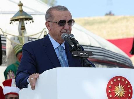 68ac3abb2524731356960ff9 Cumhurbaşkanı Erdoğan, Ahlat Etkinlik Alanı Programı’nda konuşuyor