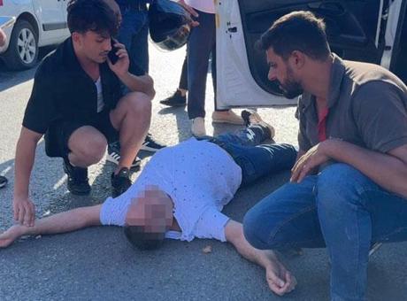 68ac90608310db41d52117b4 Taksi şoförünün zor anları! Vatandaşlar başından ayrılmadı