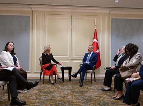 68ad9efd197a86fd5d5100b4 Dışişleri Bakanı Hakan Fidan, İrlanda-Türkiye Dostluk Grubu üyeleri ile görüştü