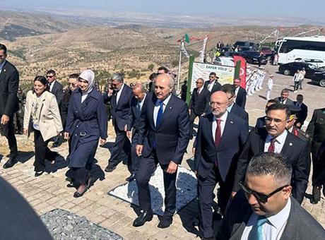 TBMM Başkanı Kurtulmuş, Kocatepe Başkomutan Mustafa Kemal Anıtı'ndaki törene katıldı