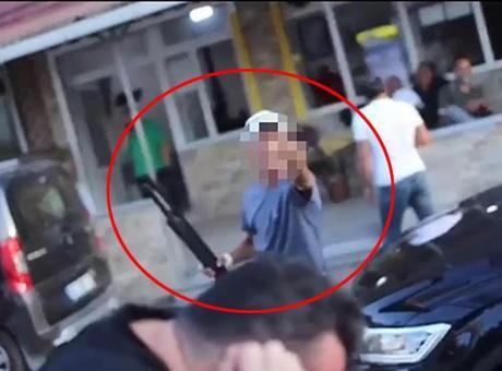 68adc4b78310db41d5211d8c Sokak röportajında dehşet anları: 15 yaşındaki çocuk gözaltına alındı