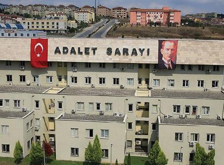 68adc71dfc0725e239a7d4bb Sakarya'da kuyumcudan hırsızlığa ilişkin 7 sanığın yargılanması sürdü