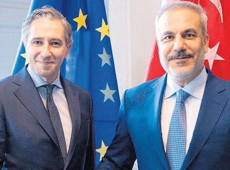 Fidan İrlanda’da Harris ile görüştü
