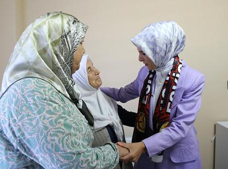 Bakan Göktaş: Yaşlı hizmetleri sadece bakım değil, sosyal katılımı da kapsıyor