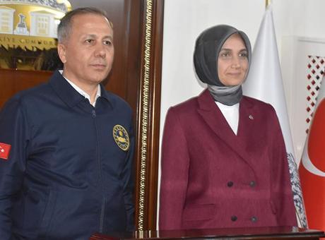 Bakan Yerlikaya, Afyonkarahisar'da ziyaretlerde bulundu