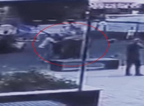 Parkta oynayan çocukları yerden yere çarptı! Şüpheliye ev hapsi