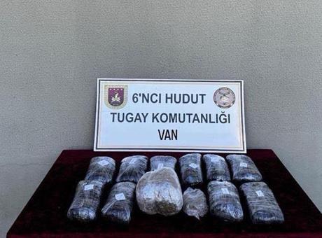 68c522802232a99f288b96ca Mehmetçik, İran sınırında 6,7 kilogram uyuşturucu ele geçirdi