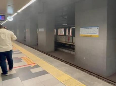 68de262a9e53be11e0867334 İstanbul'da metro yangını! İstasyon kapatıldı, yolcular tahliye edildi