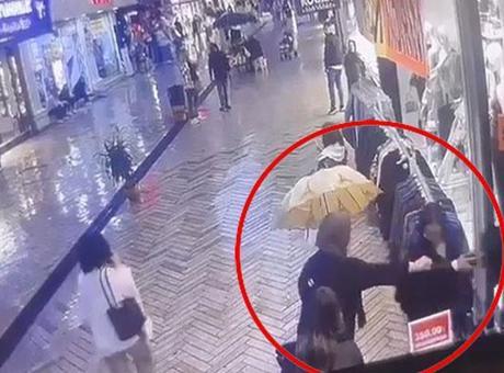 68e3d4b89e53be11e0868c0c Sokakta üniversiteli kızın eteğine müdahale! Kadın Adli kontrolle serbest bırakıldı
