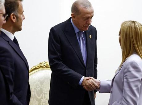 68ede36236206bb89d501f38 Erdoğan’ın Meloni’ye uyarısı İtalyan basınında! ‘13 yıl önce sigarayı bırakıp tekrar başlamış’