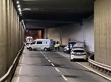 690492933b681ccda51364be Alt geçitte feci kaza! Motosiklet sürücüsü direksiyon hakimiyetini kaybetti: 1 ölü, 1 ağır yaralı