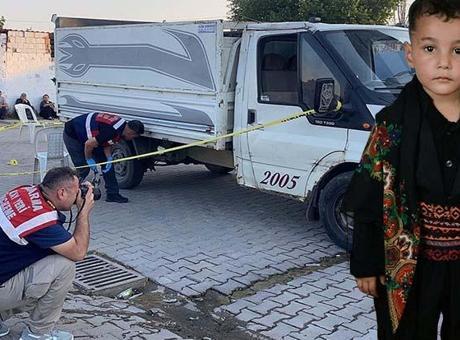 6909f4d7af6c89f5a1fb3a86 4 yaşındaki Enes’i fark etmeden ezmişti! Kamyonet sürücüsüne karar çıktı