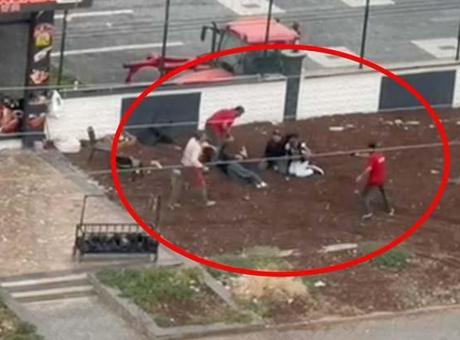 690b0befaf6c89f5a1fb3f44 Diyarbakır’da kasap dükkanında kanlı hesaplaşma! 2 ölü, 2 yaralı: Görüntüler ortaya çıktı