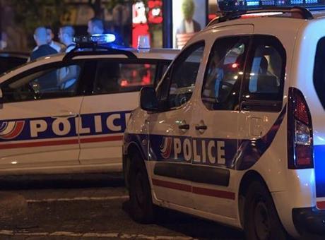 690b59b0f673ab5ac366fe14 Fransa'da araç kalabalığın arasına daldı! 9 kişi yaralı