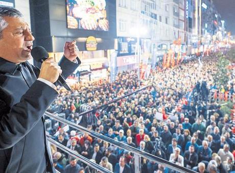 Özel’den mahkemenin kararına sert tepki: Kayyum kumda oynasın