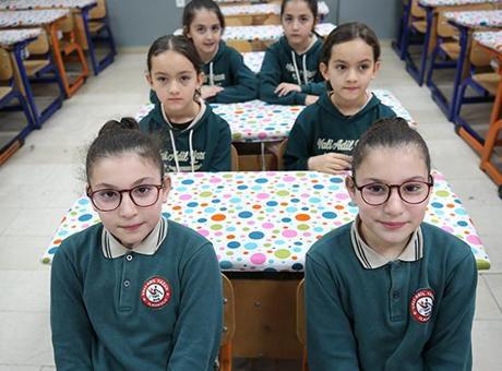 690c462df673ab5ac3670002 Muş'ta 'eşi benzeri' olmayan ilkokul! Öğretmenler öğrencileri ayırt edemiyor