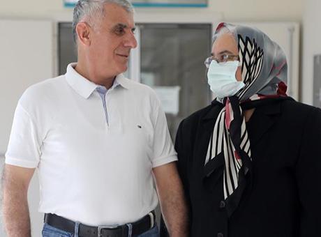 690d9a6836206bb89d509ab7 37 yıllık eşinin hayatını değiştirdi: En büyük hediye budur