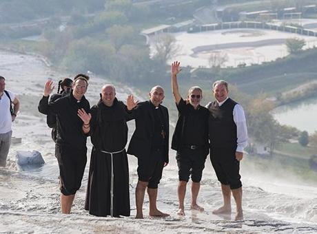 690df63636206bb89d509e30 Papa 14. Leo'nun Türkiye ziyareti öncesi Vatikan heyeti, Denizli'ye geldi