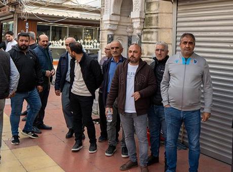 690e071bf673ab5ac3670625 'Dolandırıldık' dedikleri kuyumcu onları mahkemeye verdi: Para verin şikayetten vazgeçeyim