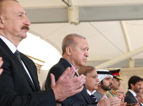 690f4a1836206bb89d50a748 Cumhurbaşkanı Erdoğan, İlham Aliyev ve Şahbaz Şerif ile görüştü