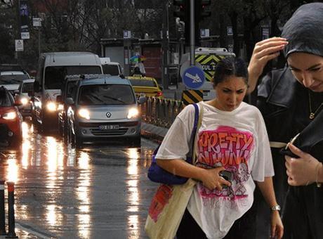690f6dfef673ab5ac3670a14 Meteoroloji gün vererek uyardı: İstanbullular dikkat! 'Kuvvetli geliyor'
