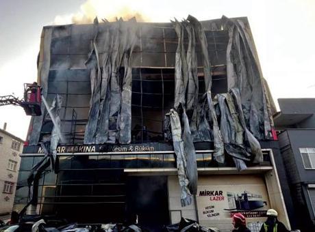 690f96b936206bb89d50a890 Kocaeli'deki depo yangınıyla ilgili 7 kişi açığa alındı