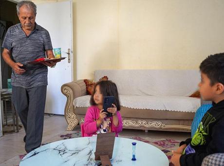 6910475b36206bb89d50a9ef Önce gelini sonra eşi vefat etti! Oğlu cezaevine giren dedeye büyük şok: ‘3 torunuma bakıyorum’