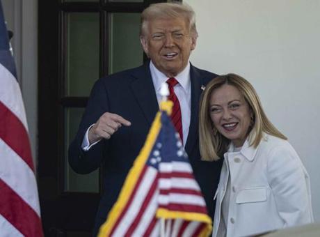 6910e063f673ab5ac3671432 ABD'de hükümet krizi İtalya'yı vurdu! 2 bin personel maaş alamadı