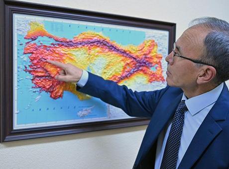 6911a35836206bb89d50acd7 30 kilometrelik kırılma! Sındırgı için uyardı: 'Türkiye'de oldukça nadir görülen bir durum'