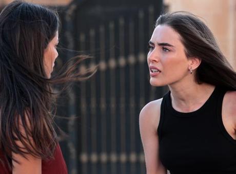 Uzak Şehir’in İpek’i Çağla Şimşek: Aşkı bulmuş, kaybetmek istemiyor