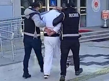 Kırmızı bültenle aranıyordu: Türkiye'ye iade edilen suç örgütü lideri tutuklandı