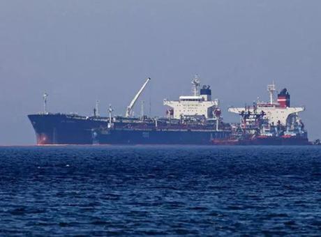 Umman Denizi’nde kaçakçılık operasyonu! 6 milyon litre akaryakıt yüklü tankere el konuldu