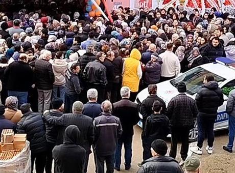 19 liralık ürünler için sokak kapandı! Açılış indirimi Osmancık’ta izdihama dönüştü