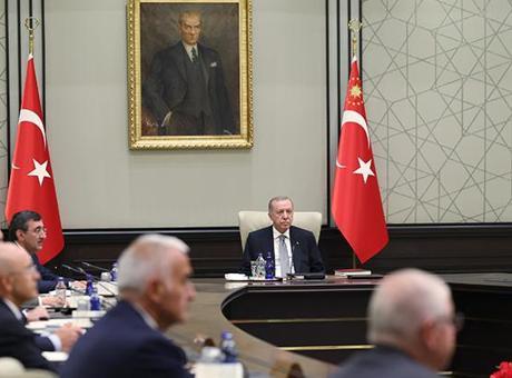 Kabine’nin gündemi yoğun: Asgari ücret zam oranı masada olacak