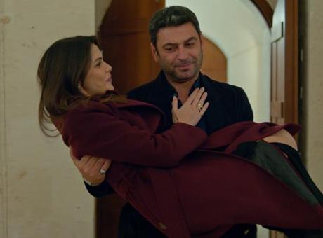 Uzak Şehir'de Cihan ve Alya arasında romantik yakınlaşma