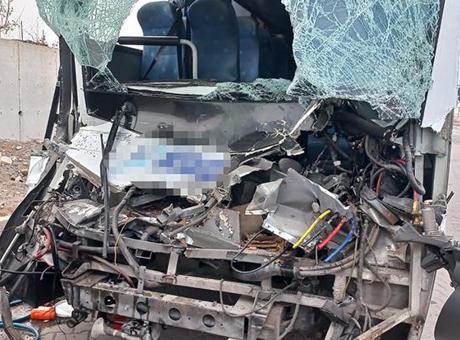 Kayseri OSB’de kaza: İşçi servisi TIR’a çarptı, yaralılar var