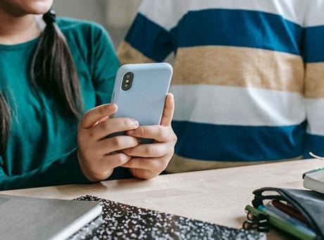 Yer: Ankara! Öğretmen, kız öğrencilerine müstehcen fotoğrafını gönderdi