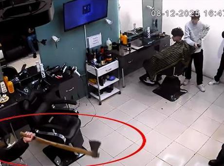 Kuaföre baltalı saldırının yeni görüntüleri ortaya çıktı